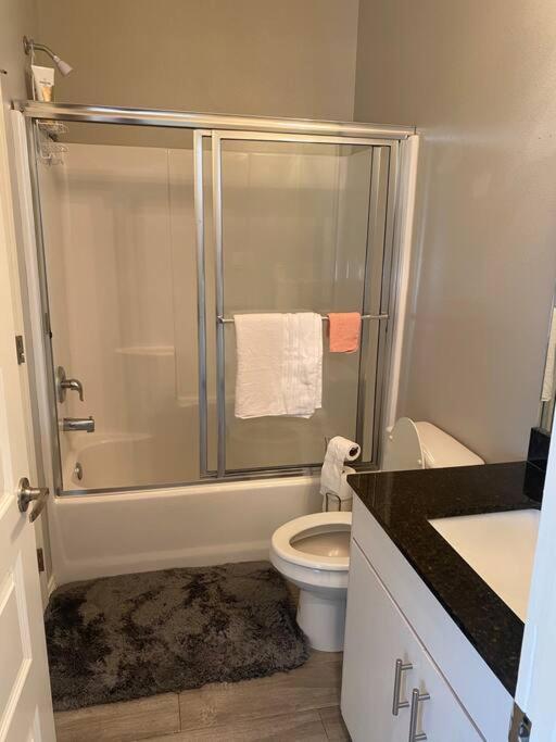 Apartment Spacious Getaway Near Utrgv